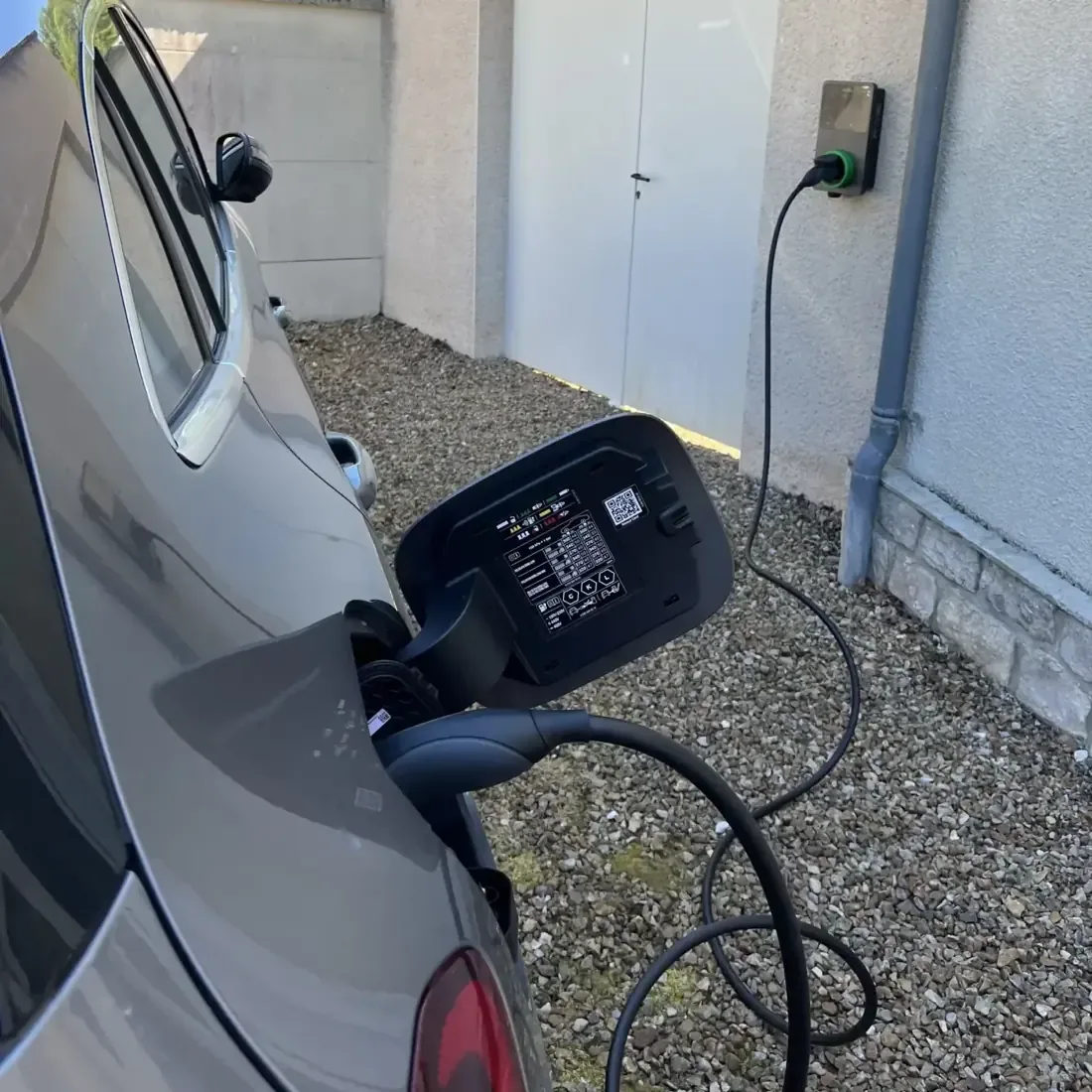 Borne de recharge IRVE à Cholet